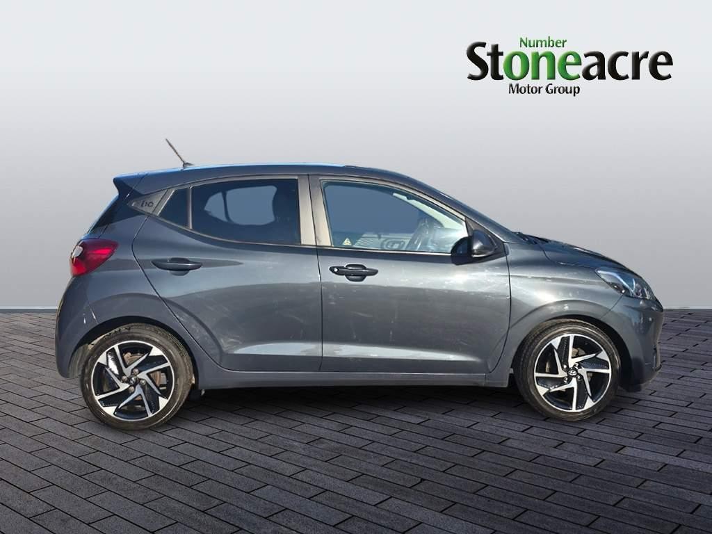 Hyundai i10 Image 2