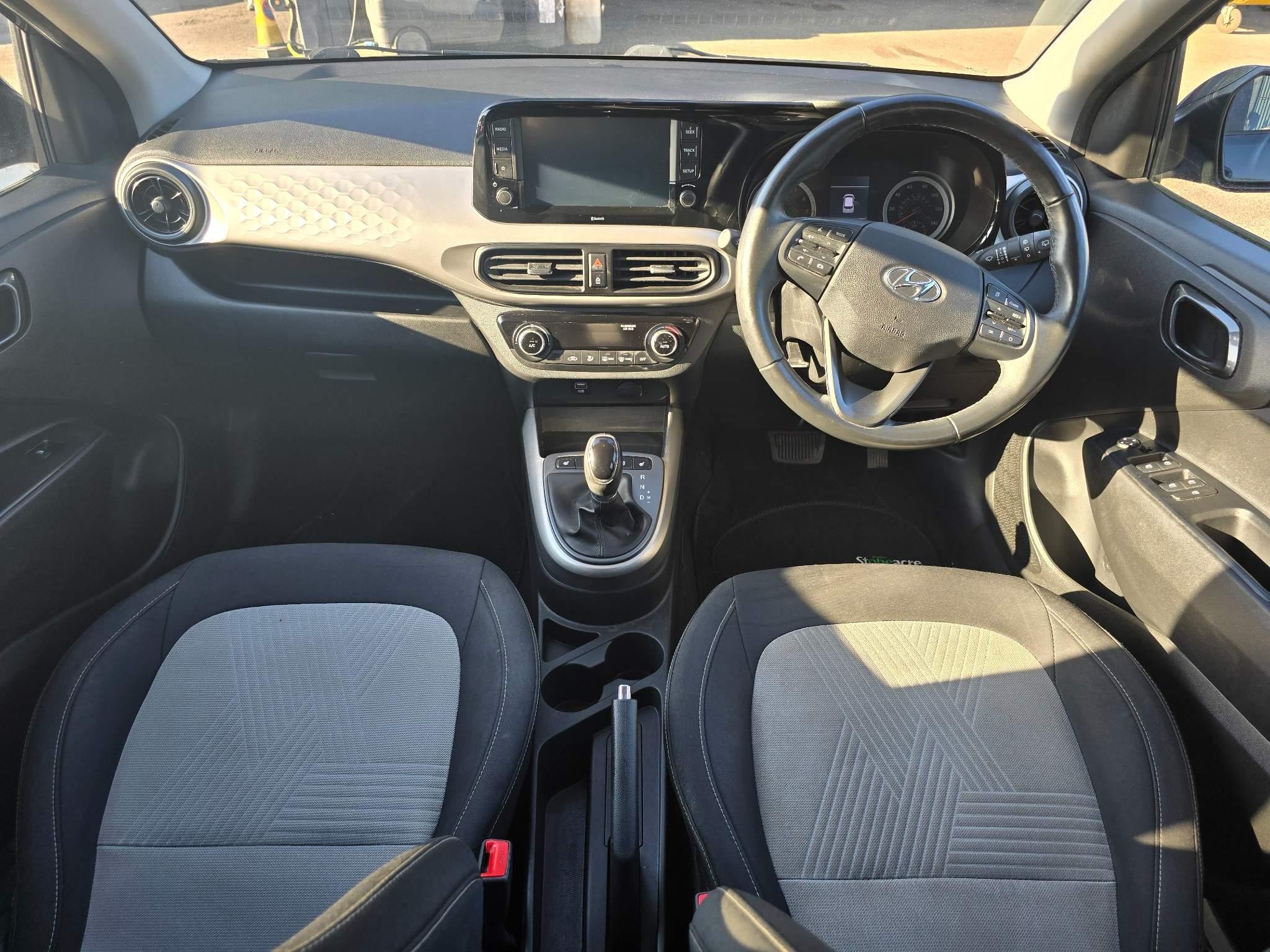 Hyundai i10 Image 10