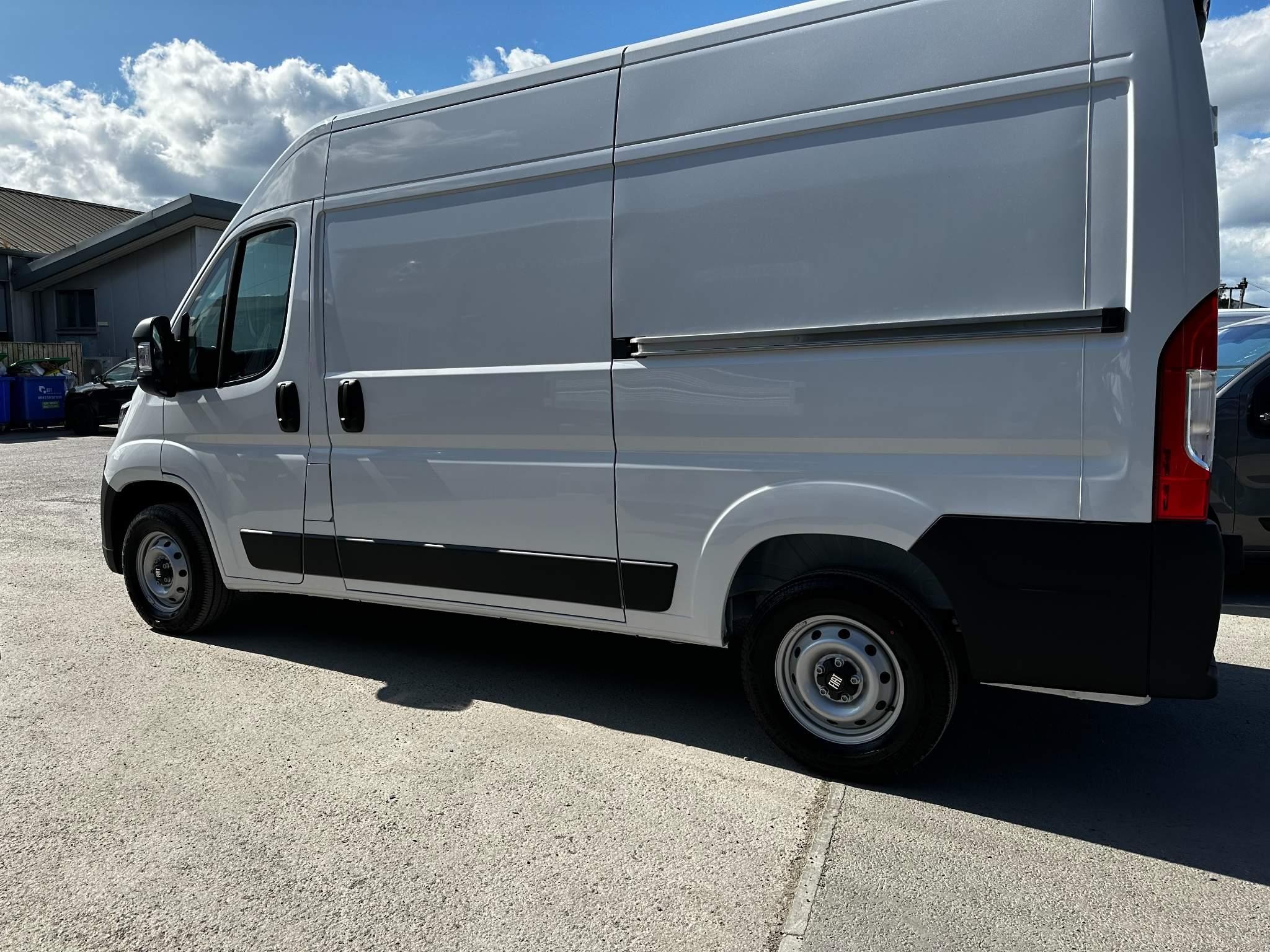 Fiat Ducato Panel Van Image 4