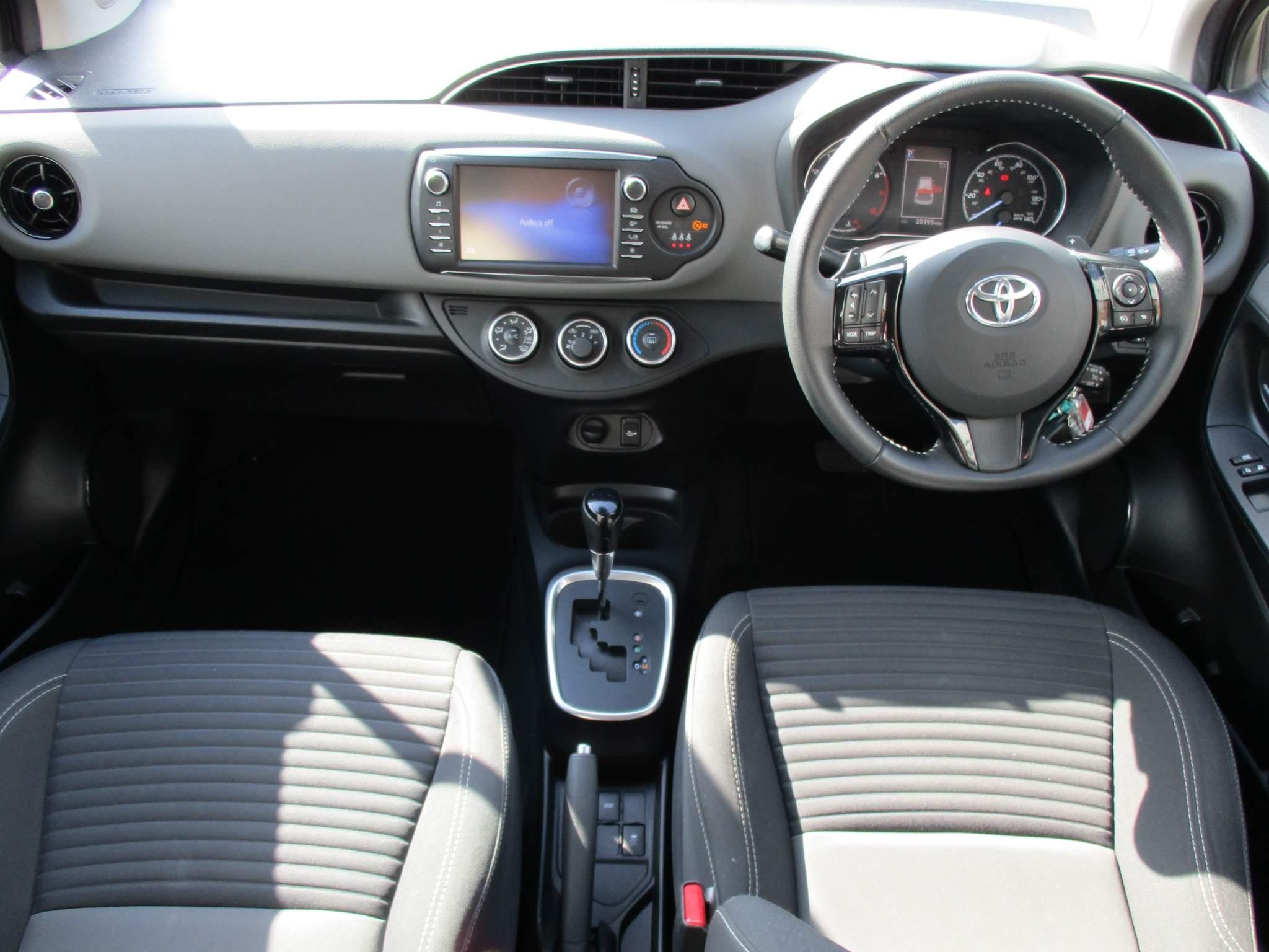 Toyota Yaris Image 12