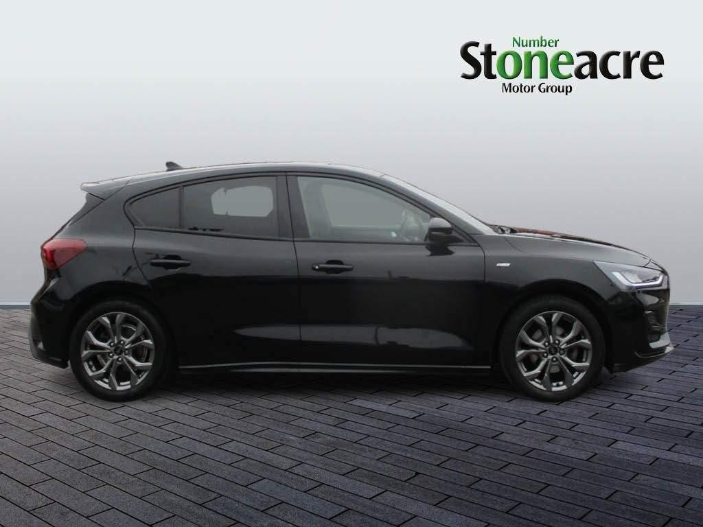 Ford Focus Image 2