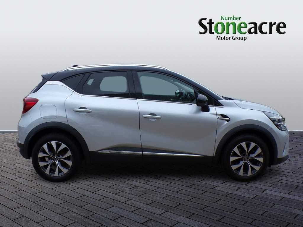 Renault Captur Image 2