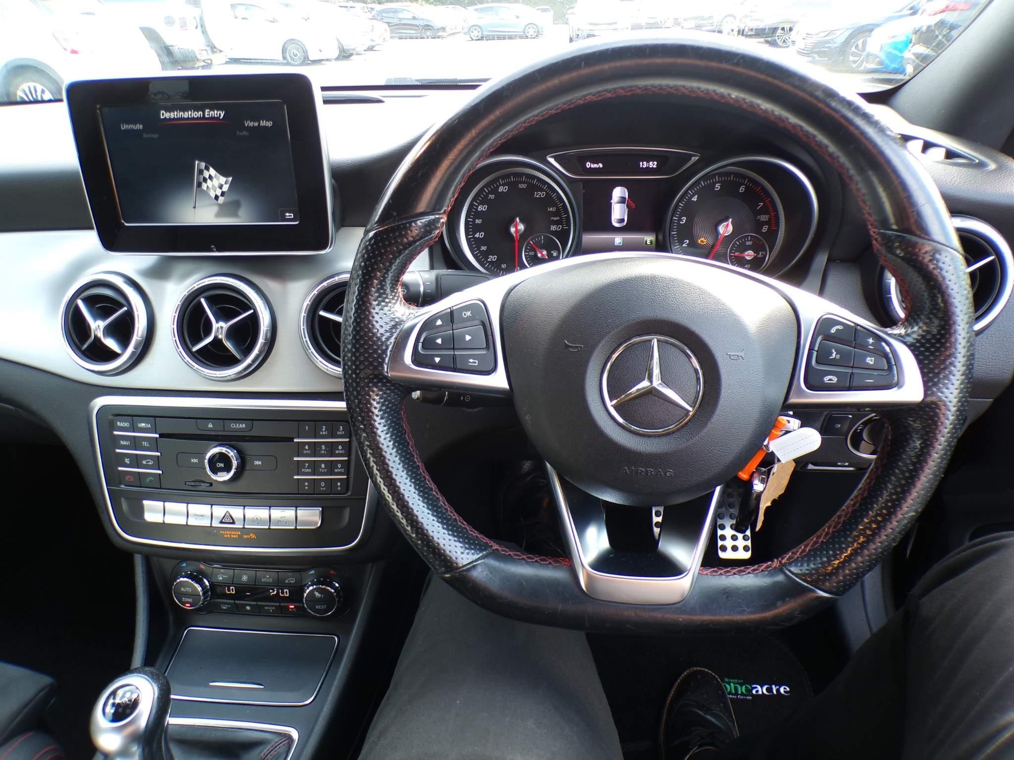 Mercedes-Benz CLA Image 8