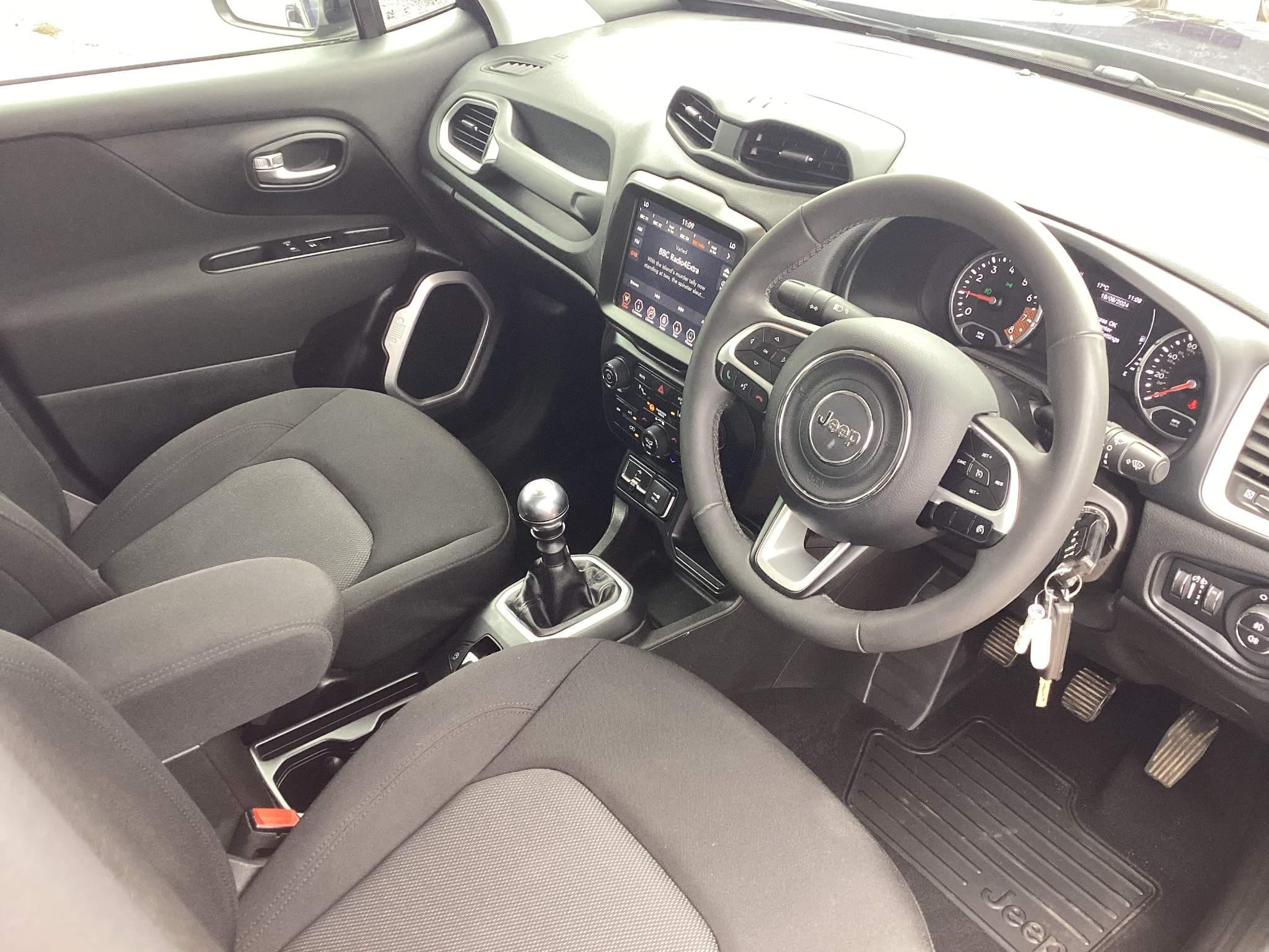 Jeep Renegade Image 11