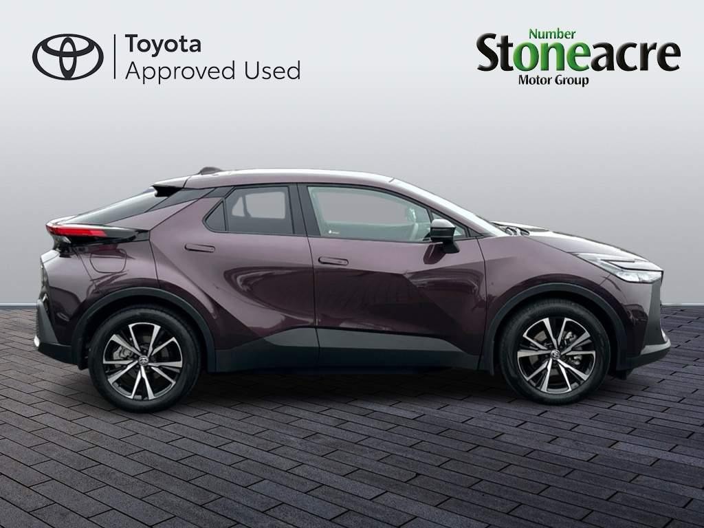 Toyota C-HR Image 2