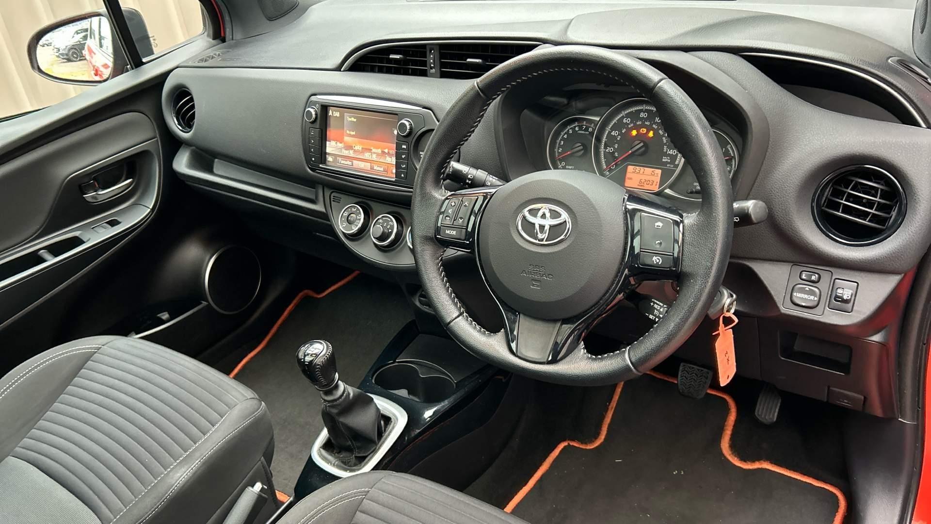 Toyota Yaris Image 12