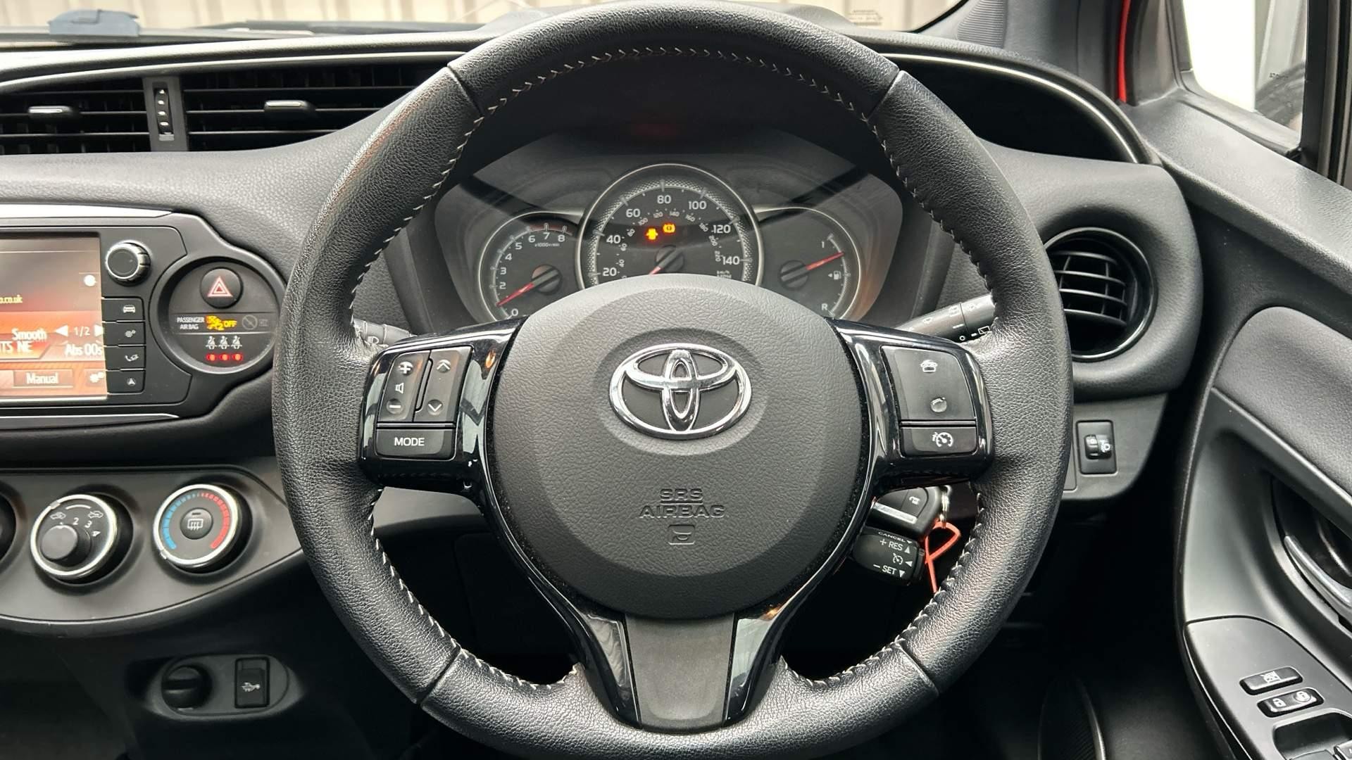 Toyota Yaris Image 14