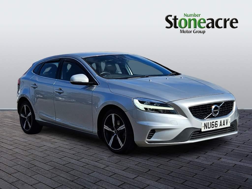 Volvo V40 Image 1