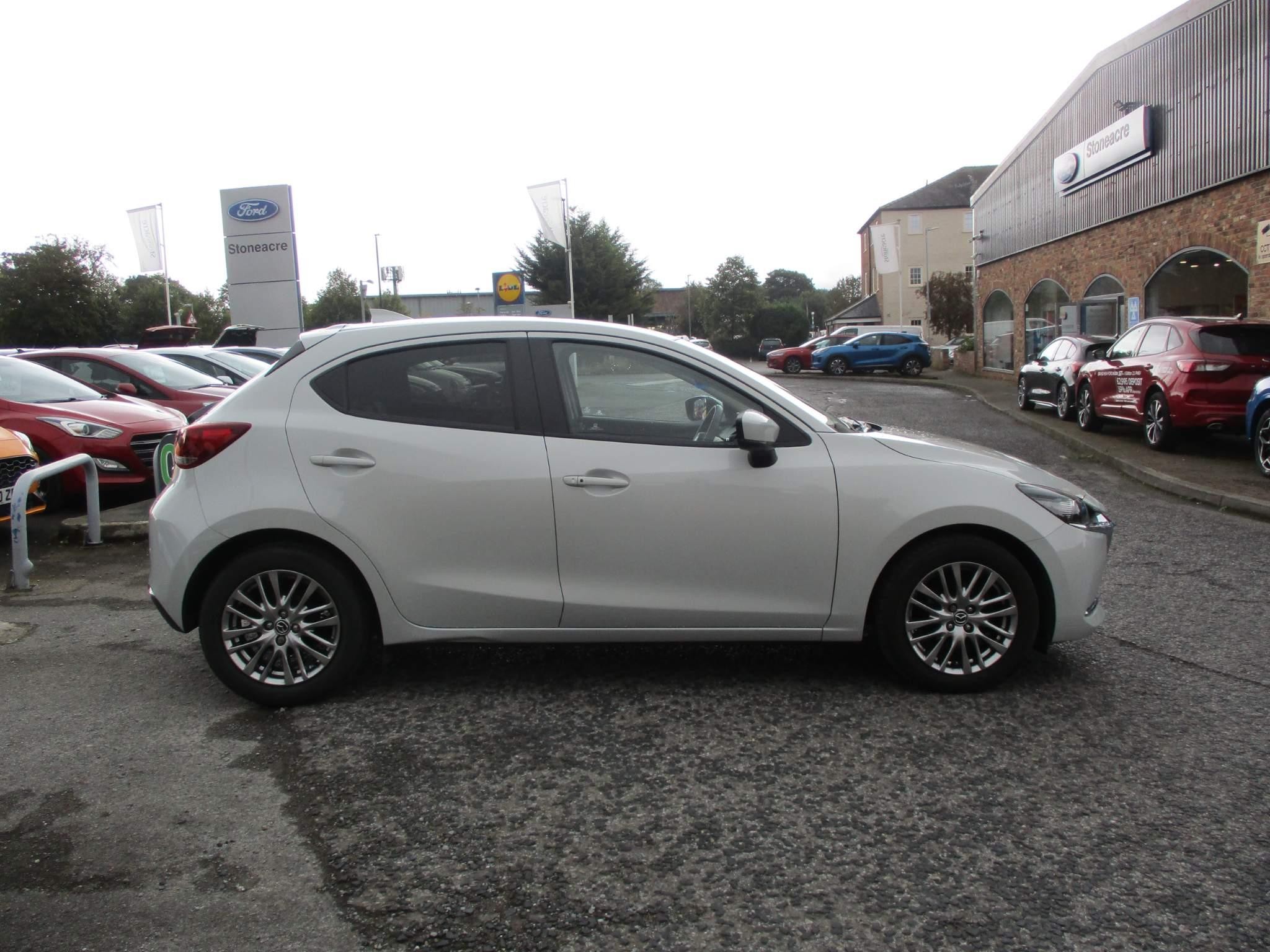 Mazda Mazda2 Image 11