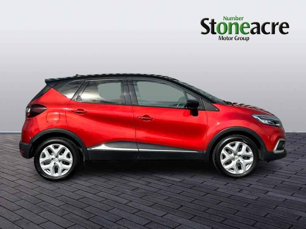 Renault Captur Image 2