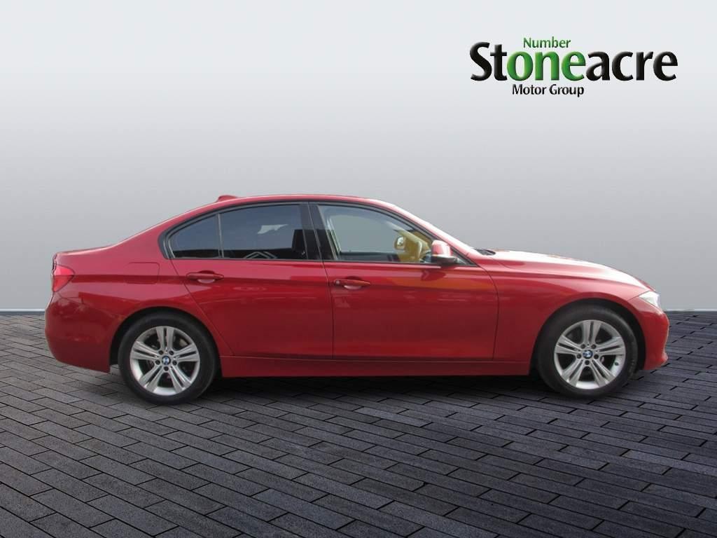 BMW 3 Series Image 7