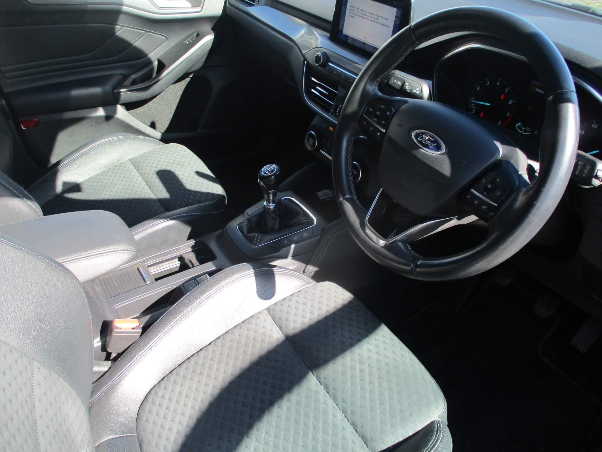 Ford Focus Image 10