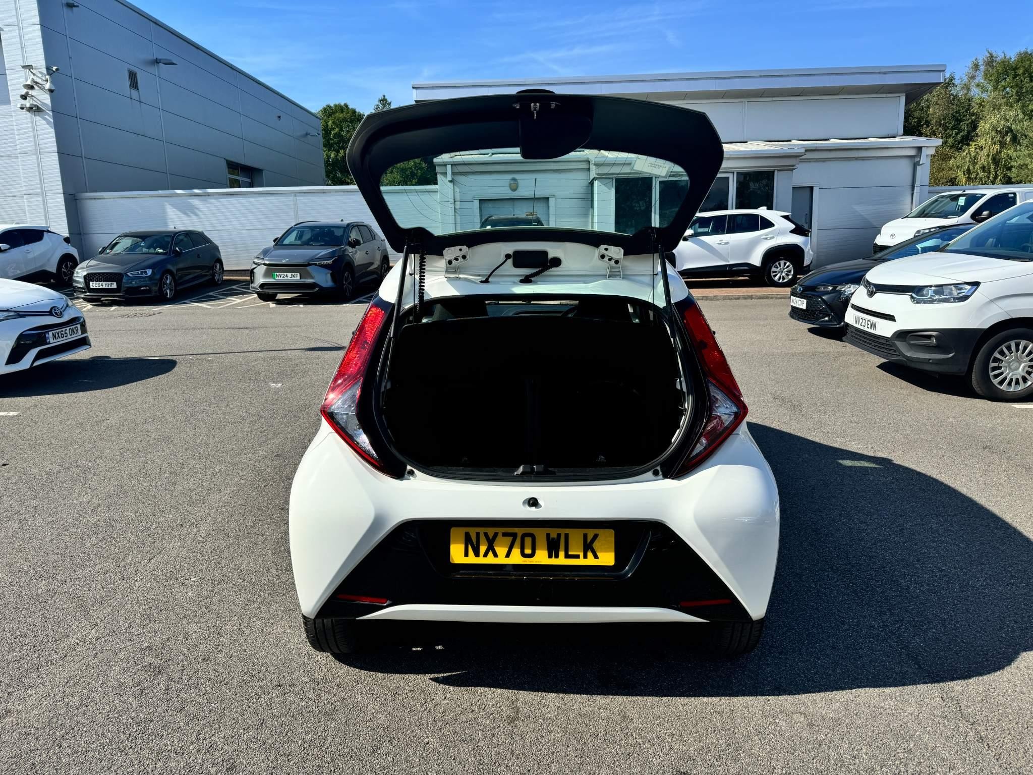 Toyota Aygo Image 10