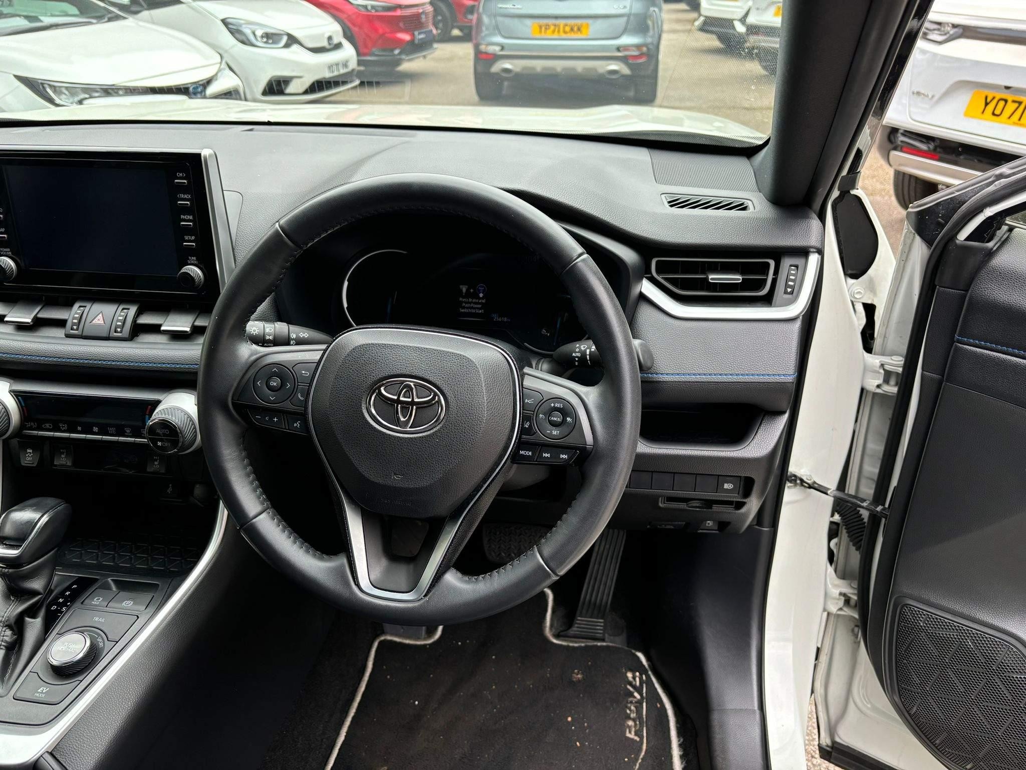 Toyota RAV4 Image 16