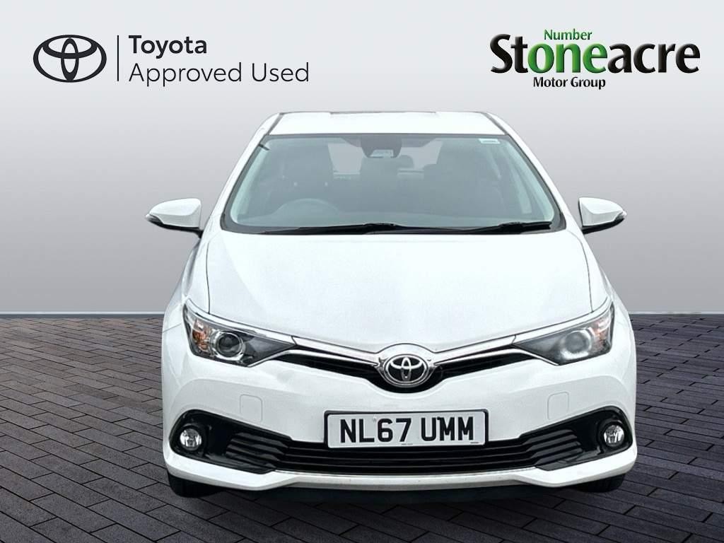 Toyota Auris Image 10