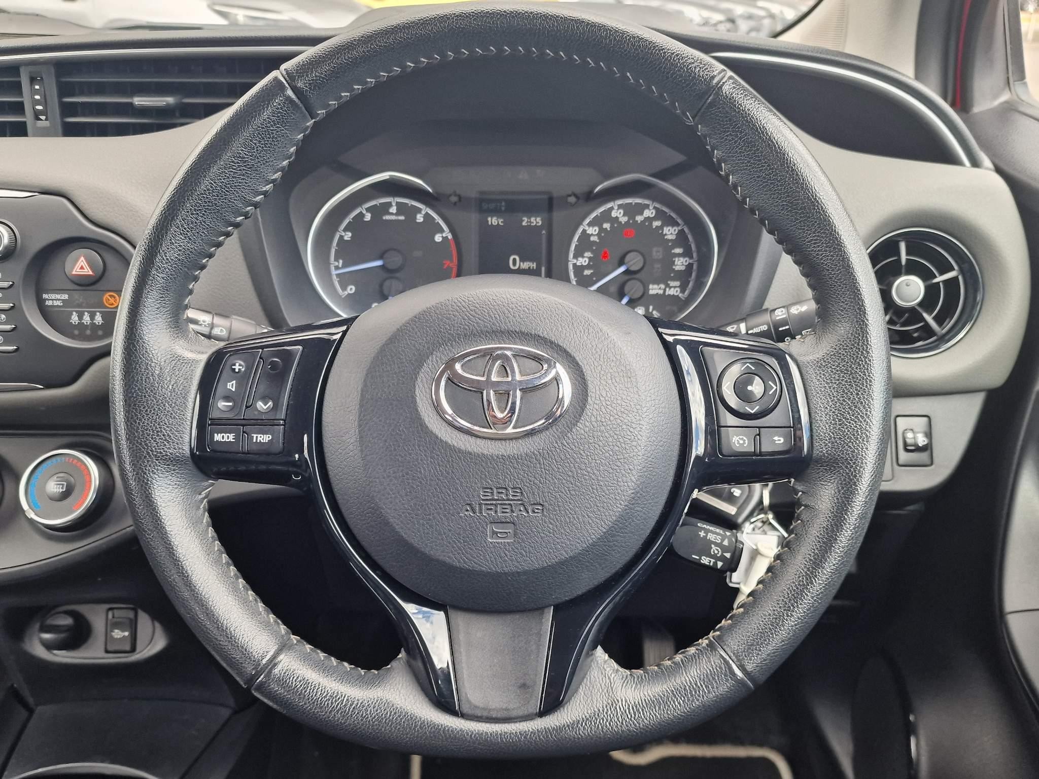 Toyota Yaris Image 10