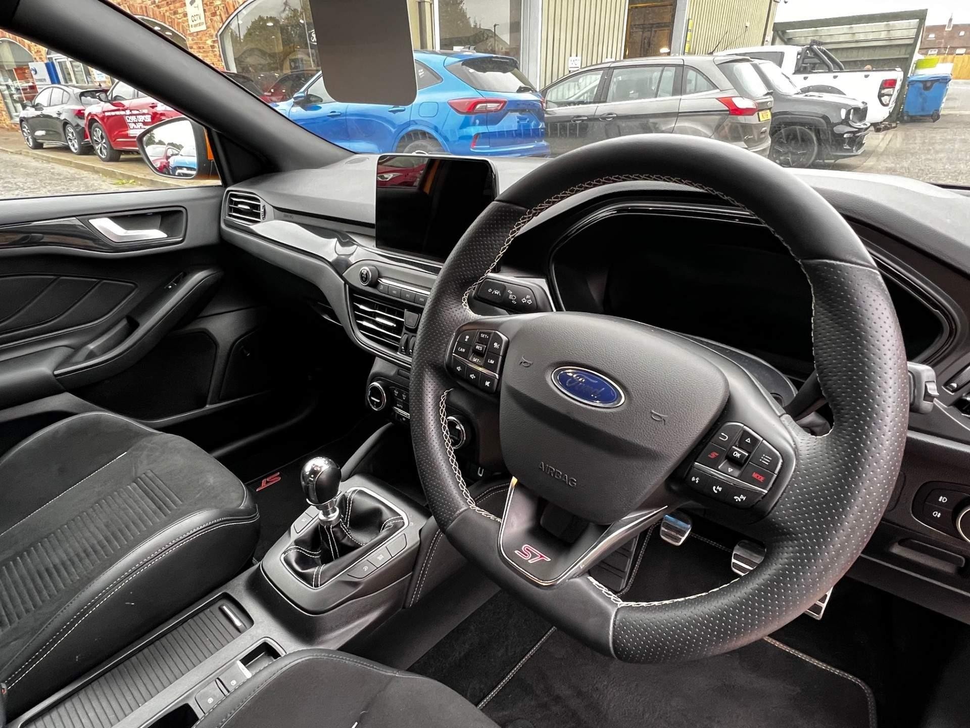 Ford Focus Image 18