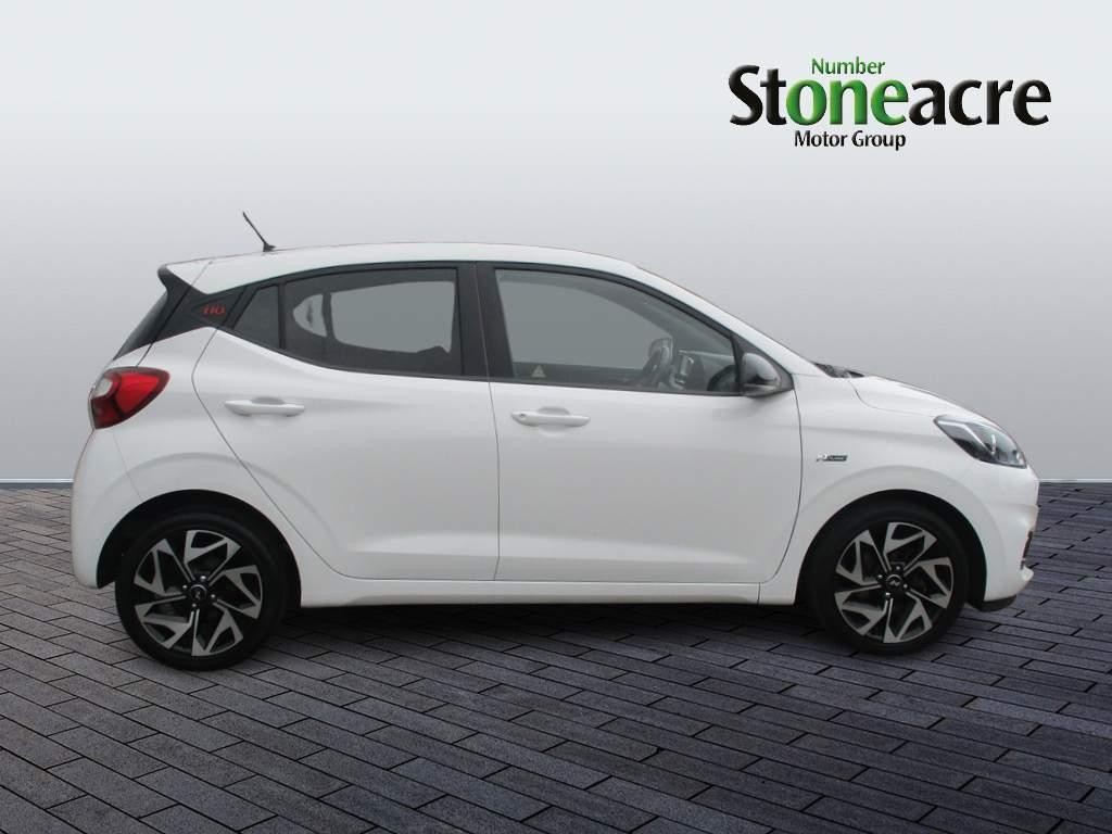 Hyundai i10 Image 2