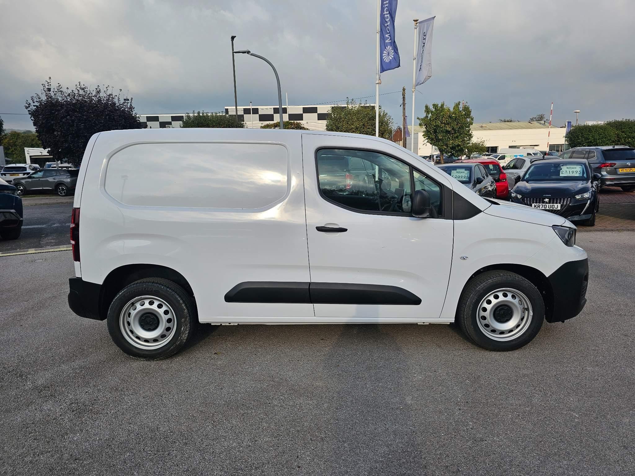 Peugeot Partner Image 2