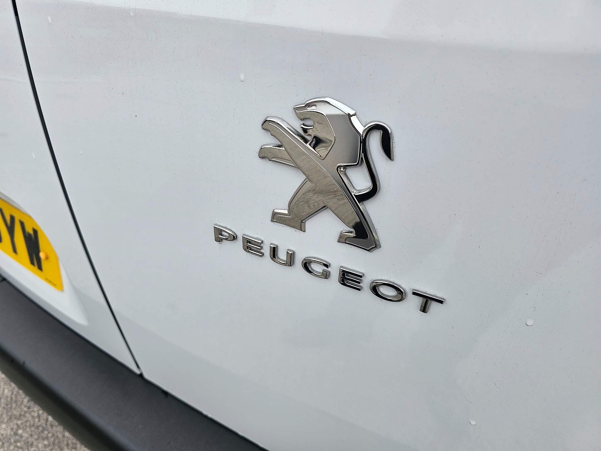 Peugeot Partner Image 12