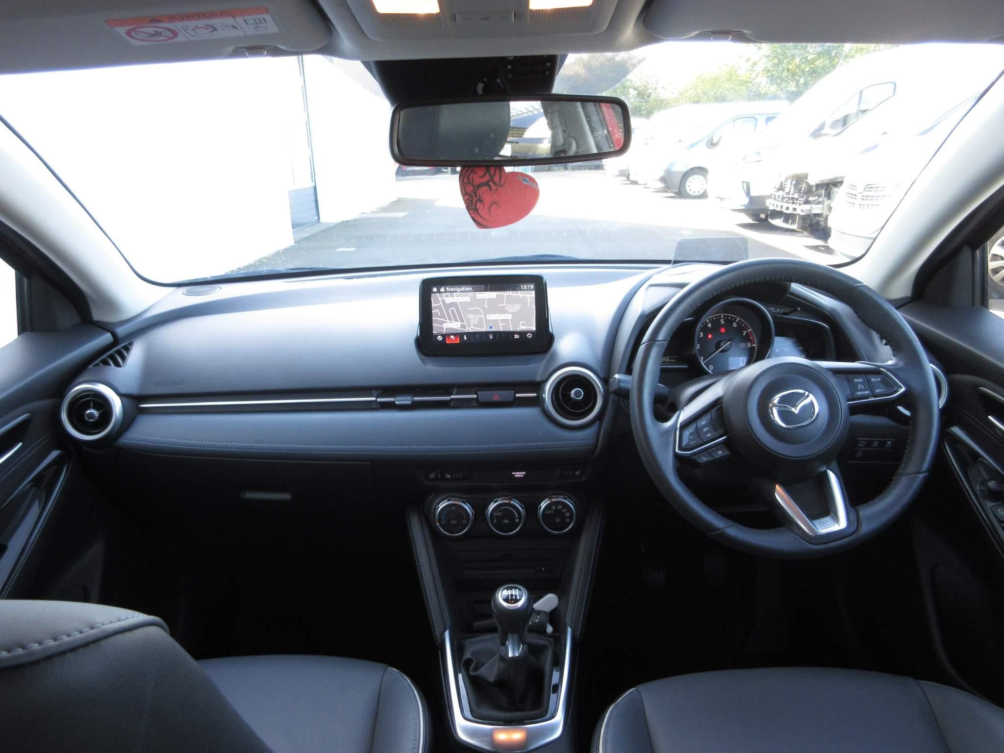 Mazda Mazda2 Image 10