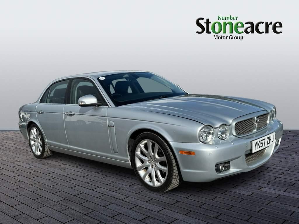 Jaguar XJ Image 1