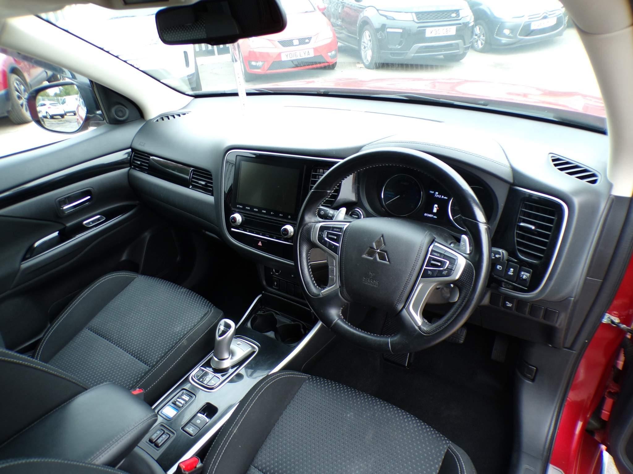 Mitsubishi Outlander Image 11