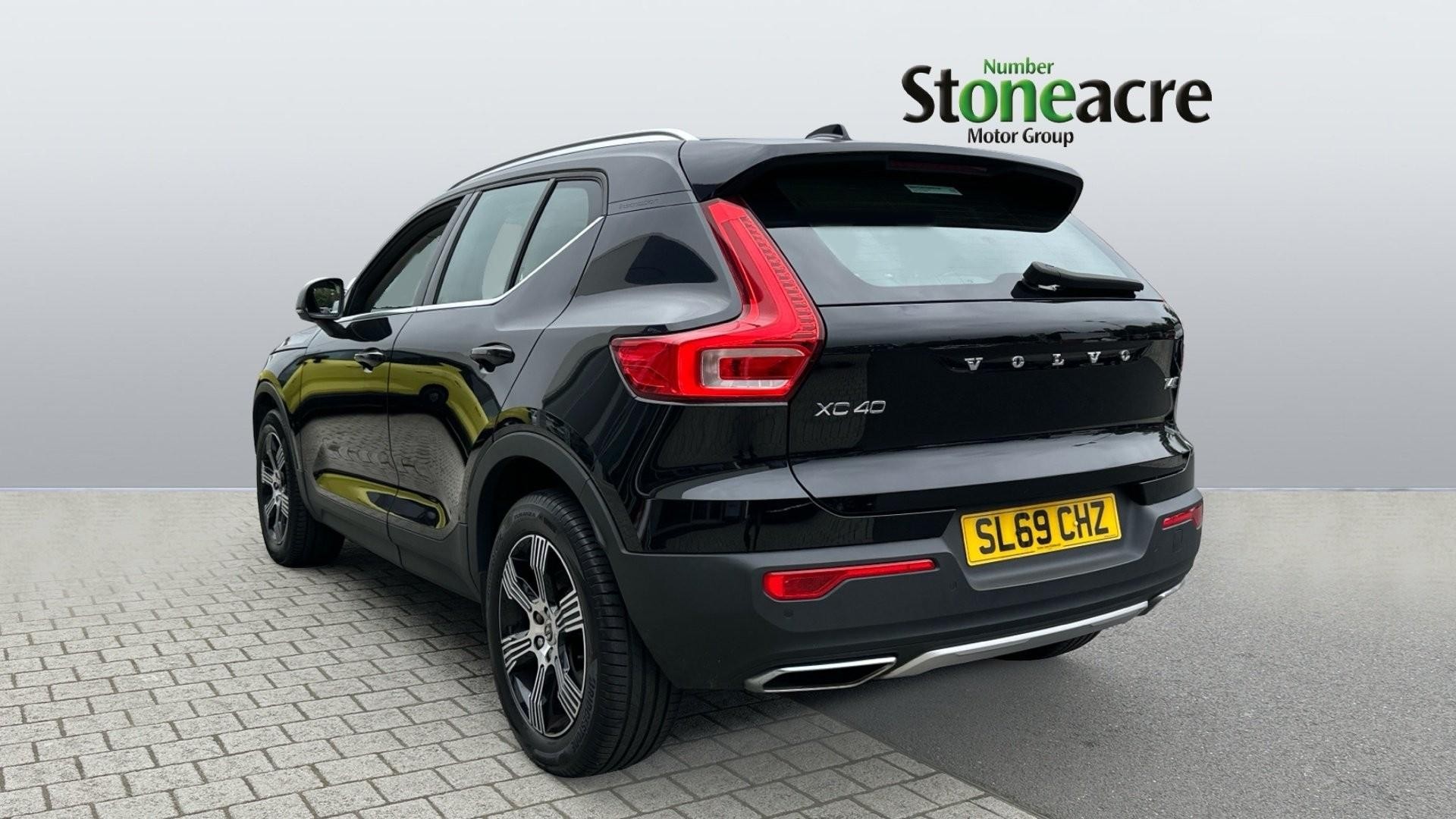 Volvo XC40 Image 2