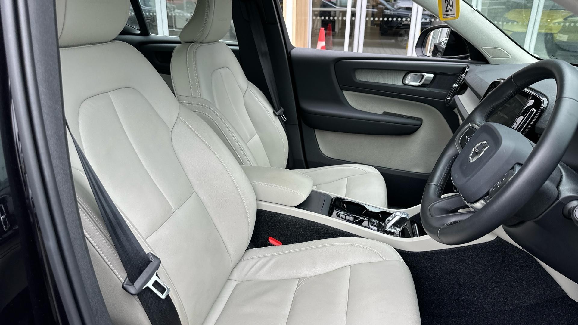 Volvo XC40 Image 9