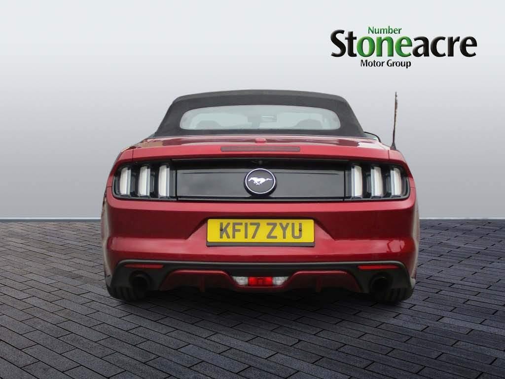 Ford Mustang Convertible Image 4