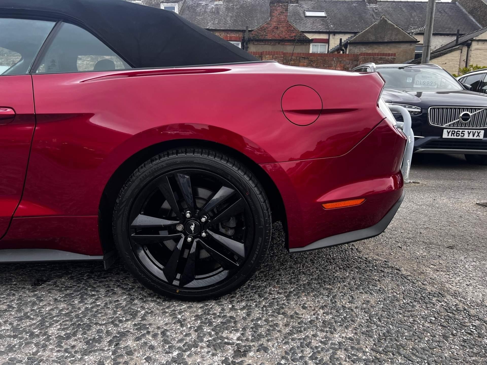 Ford Mustang Convertible Image 10