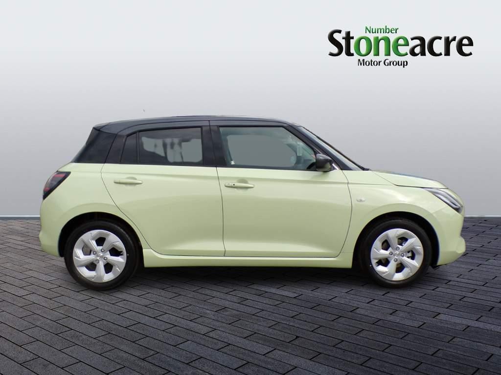 Suzuki Swift Image 2