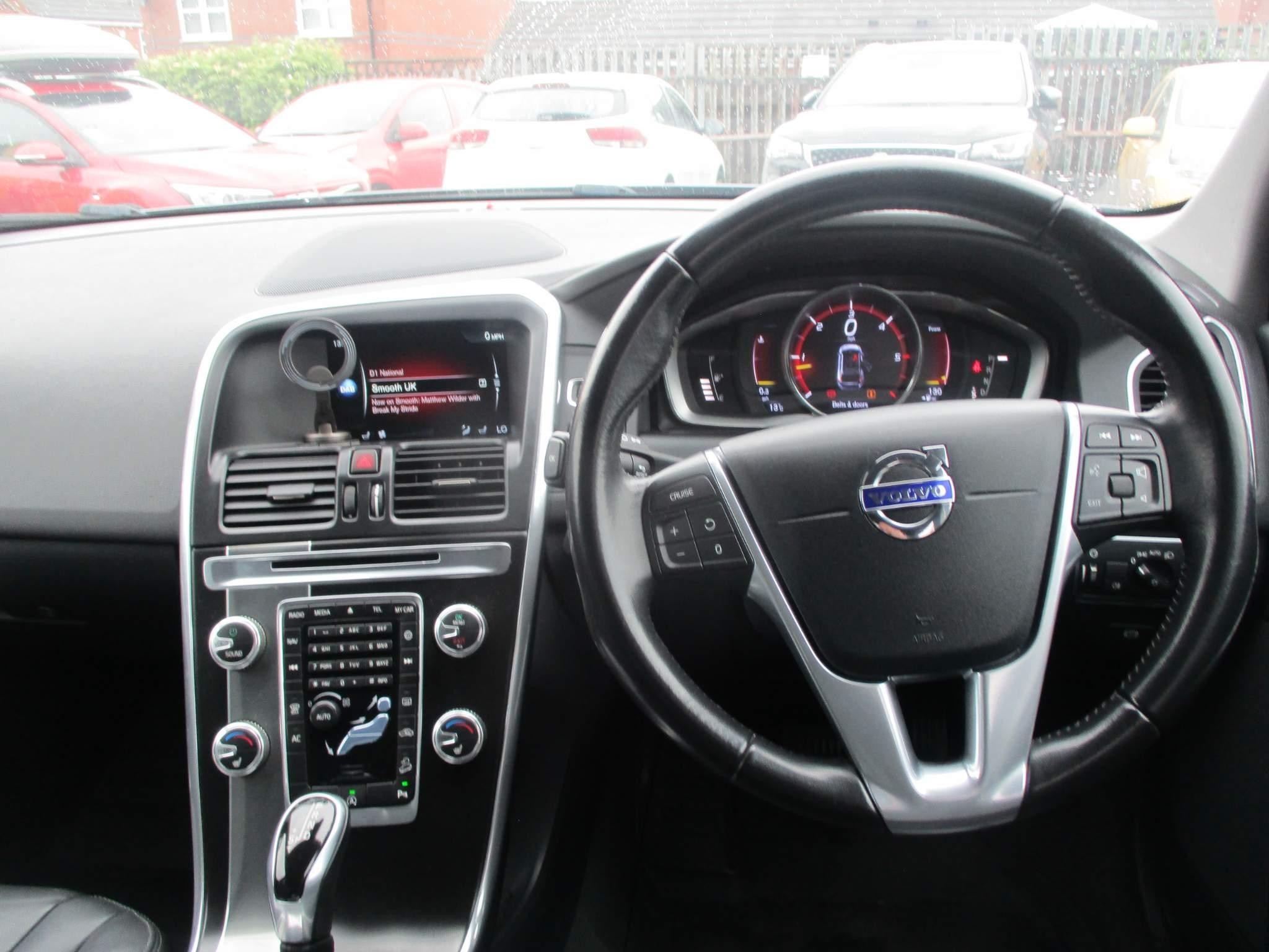 Volvo XC60 Image 12