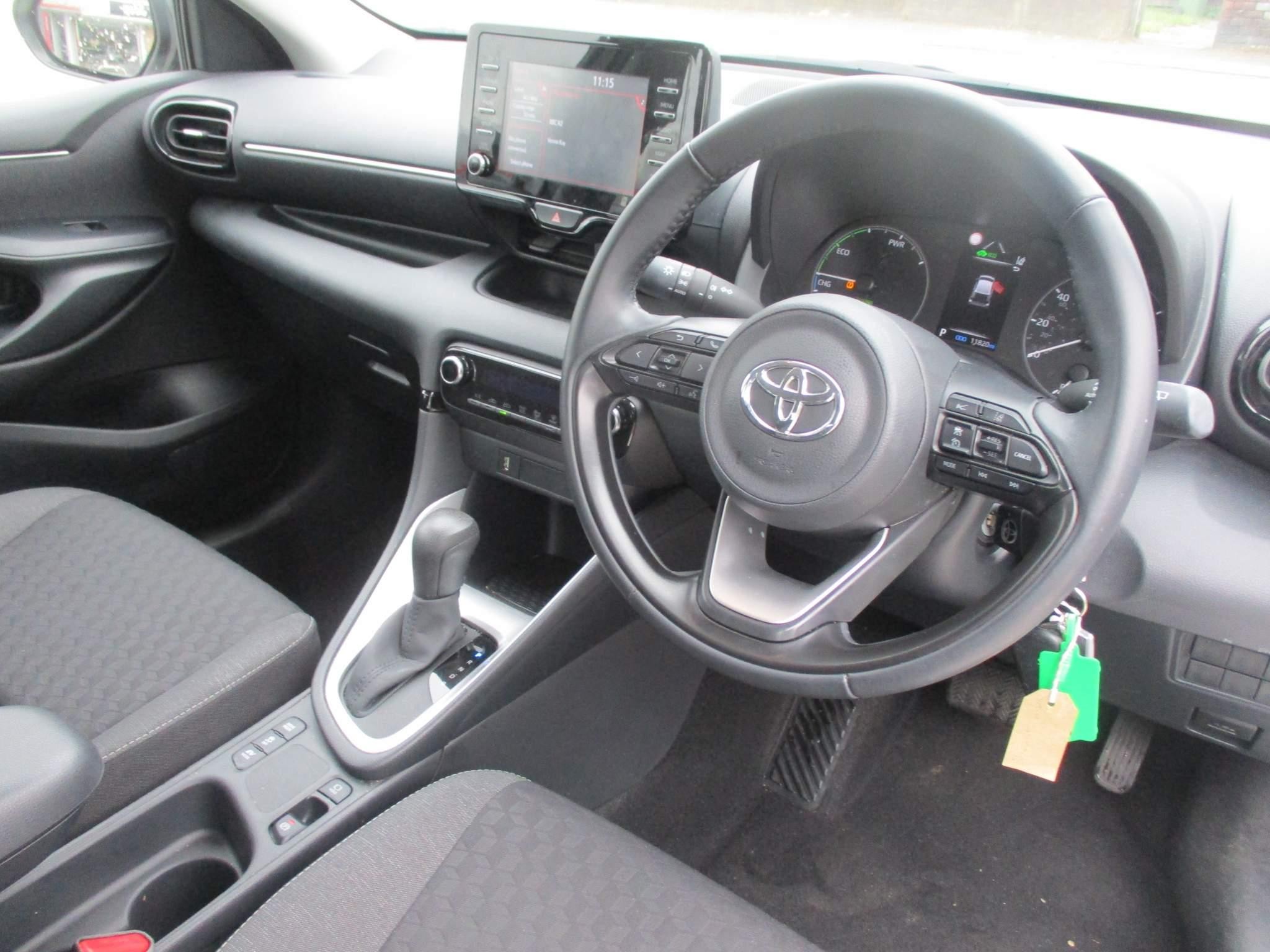 Toyota Yaris Image 11