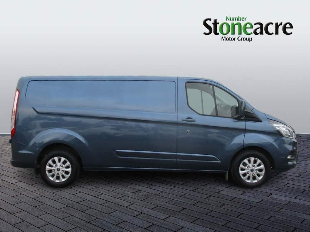 Ford Transit Custom Image 2