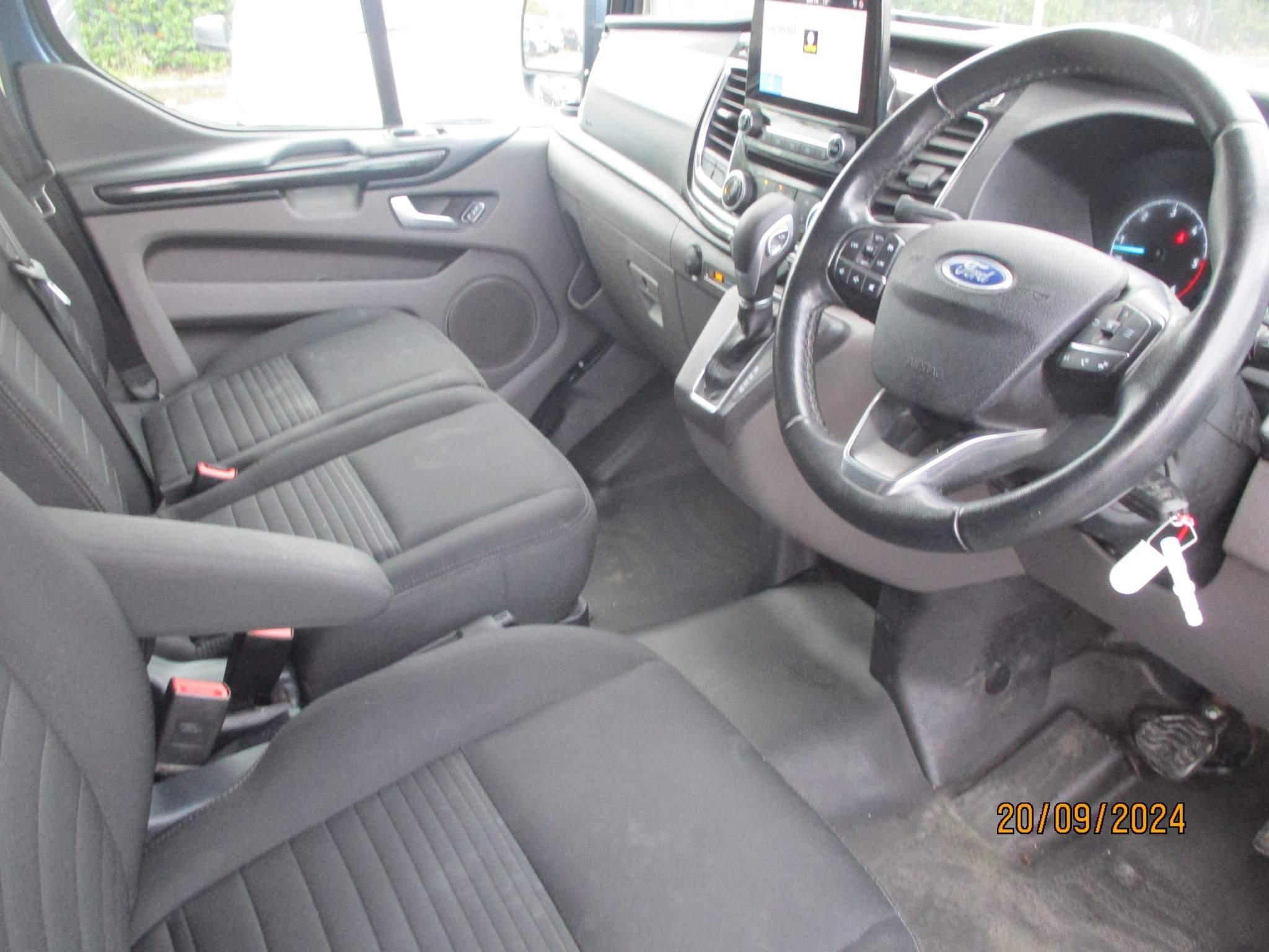 Ford Transit Custom Image 10