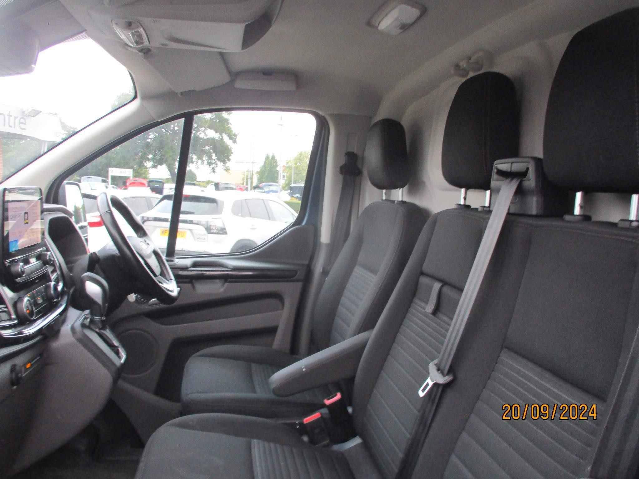 Ford Transit Custom Image 20