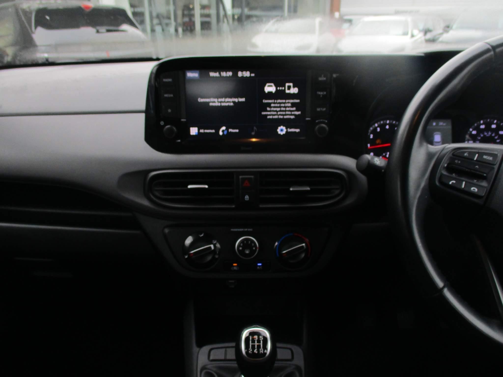 Hyundai i10 Image 16