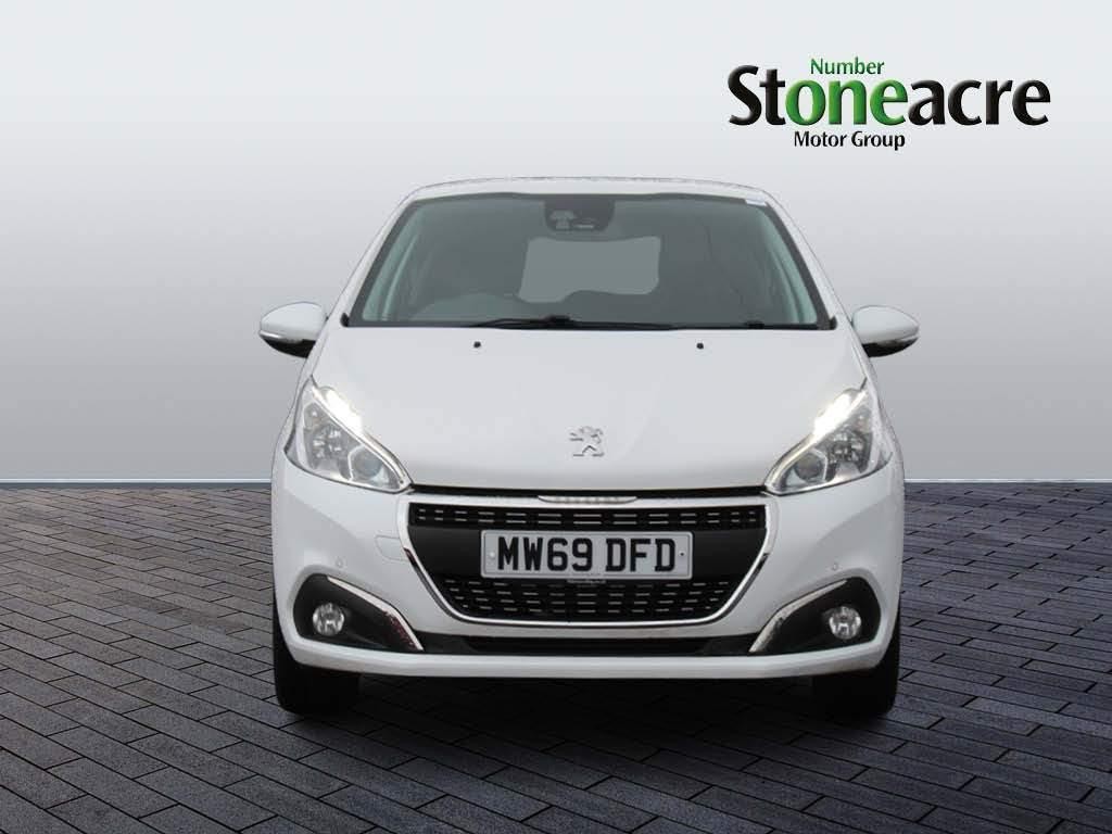 Peugeot 208 Image 8