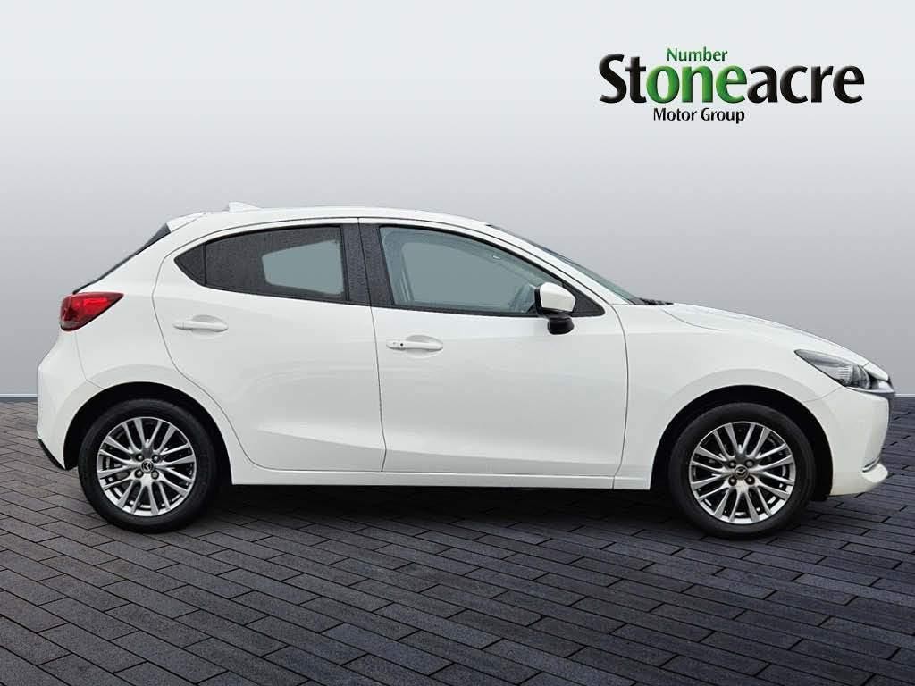 Mazda Mazda2 Image 2