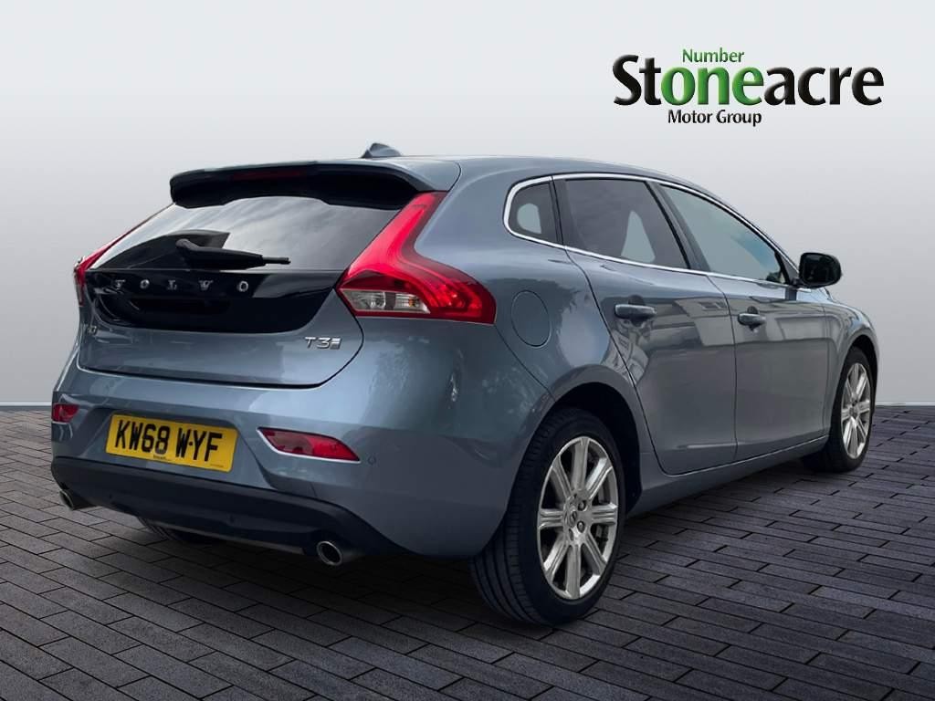 Volvo V40 Image 3