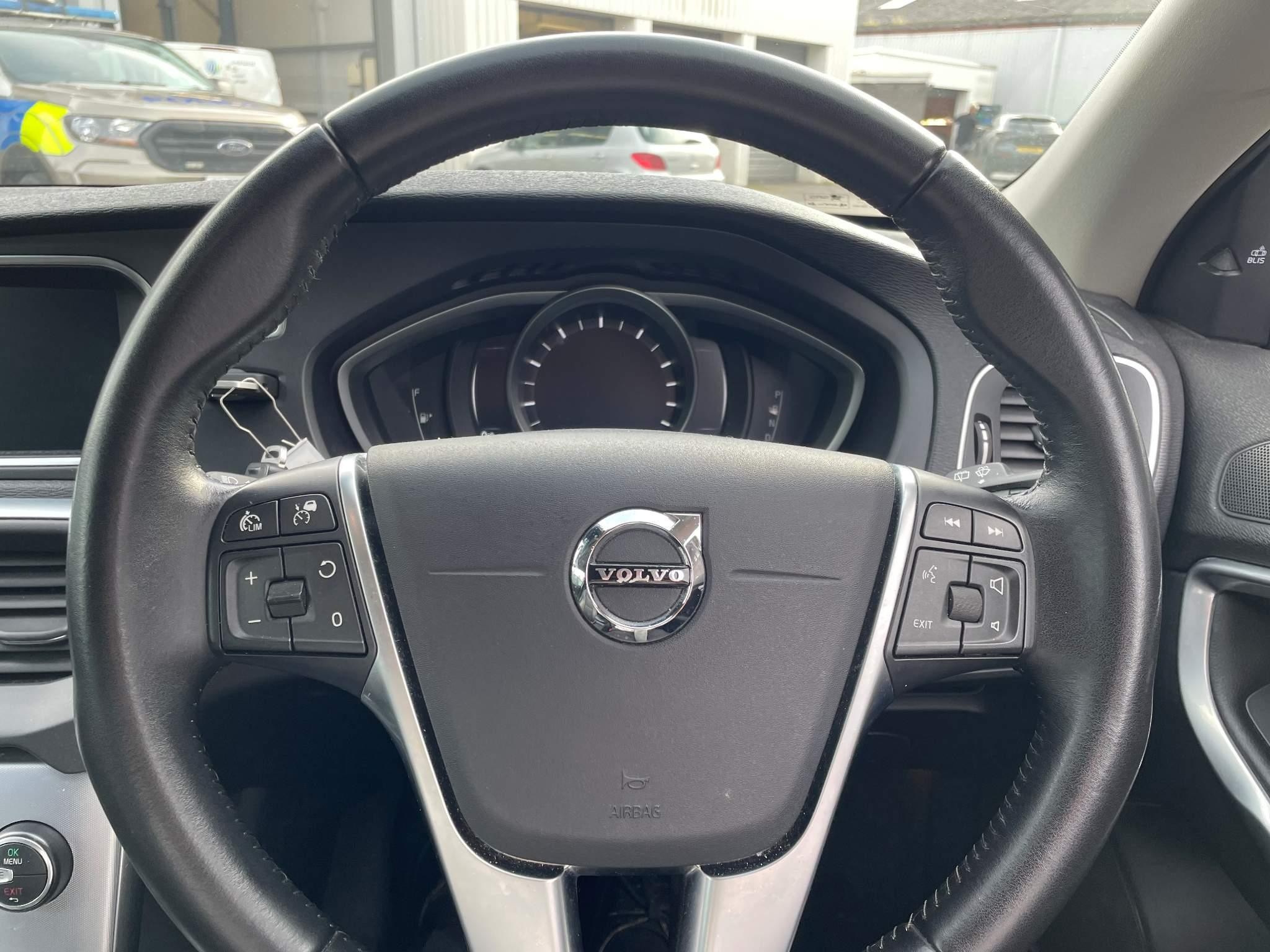 Volvo V40 Image 21