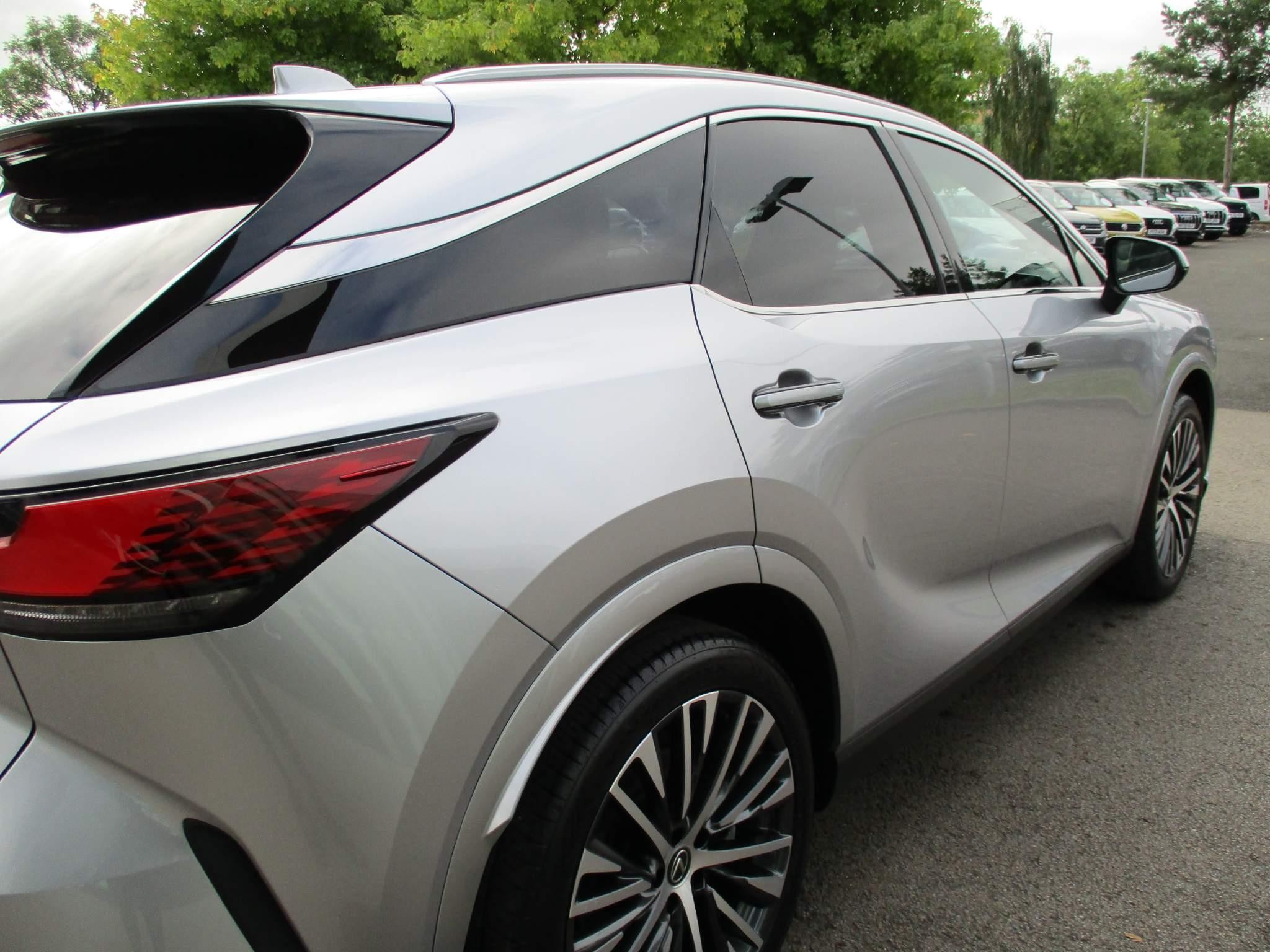 Lexus RX Self-Charging Hybrid Image 42