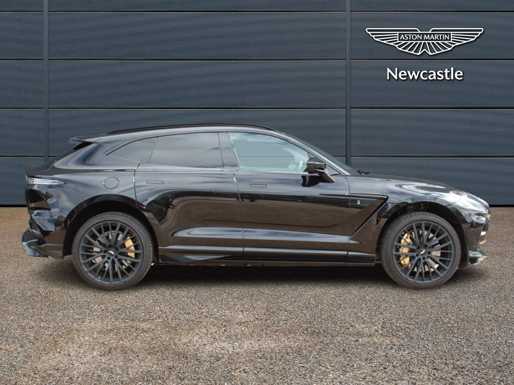 Aston Martin DBX Image 15