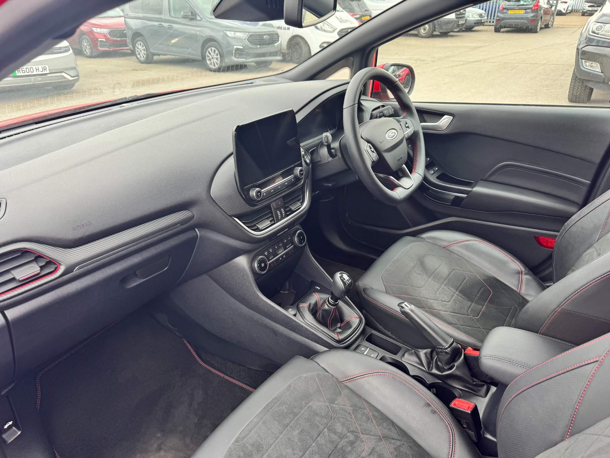 Ford Fiesta Image 13