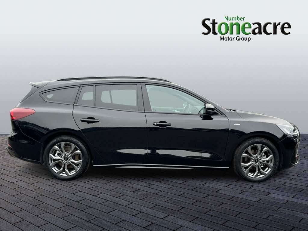 Ford Focus Image 2