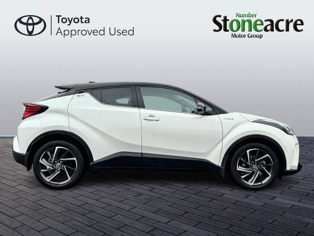 Toyota C-HR Image 2