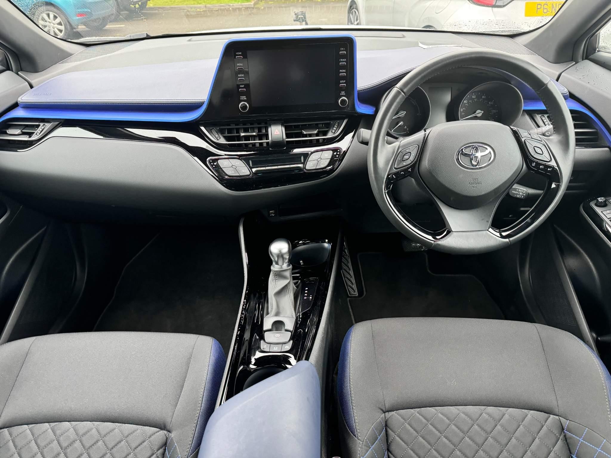 Toyota C-HR Image 15