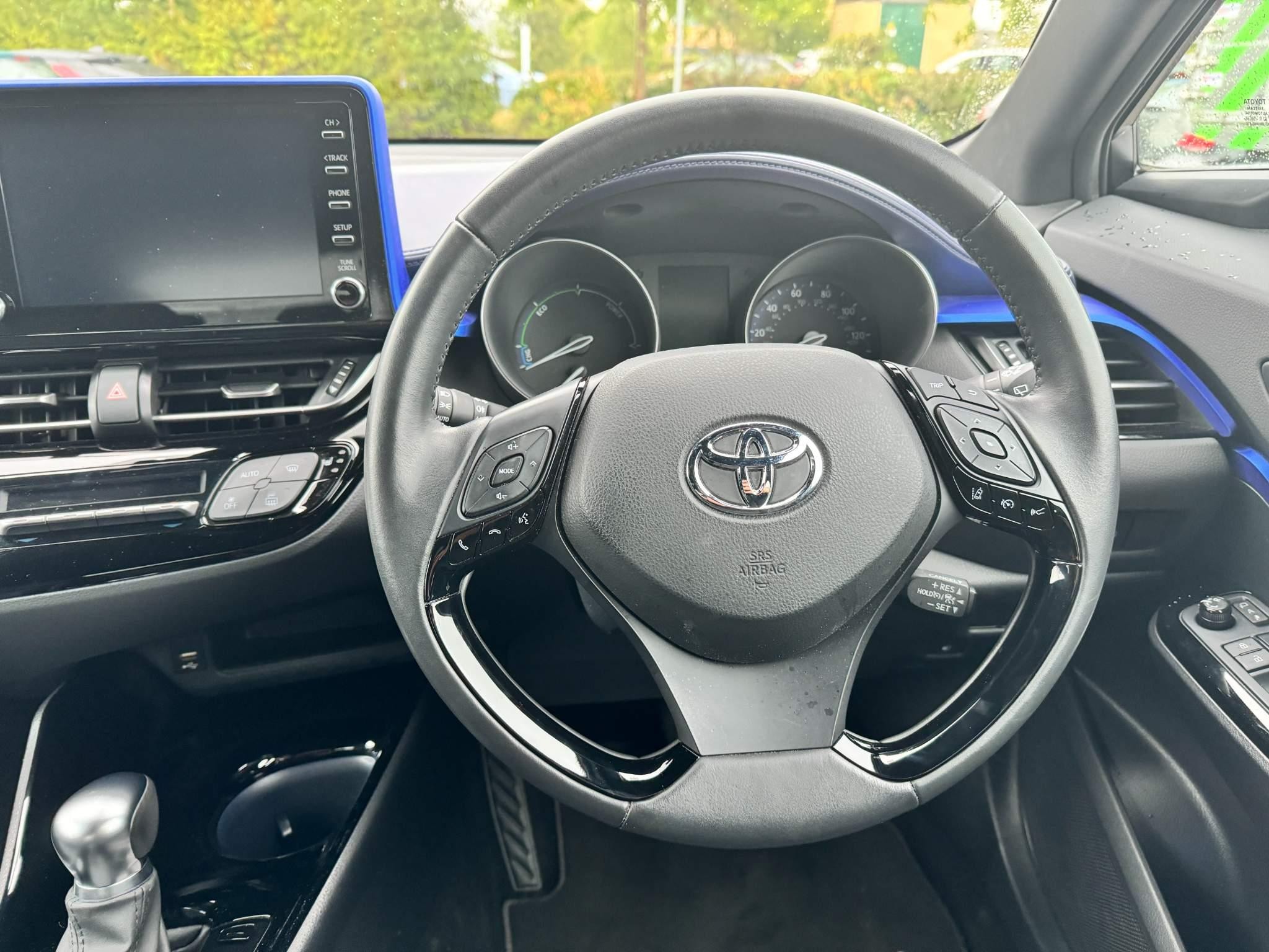 Toyota C-HR Image 17