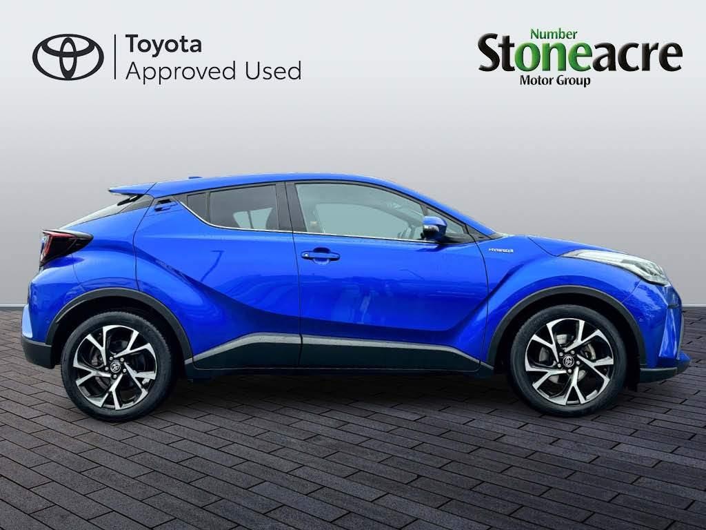 Toyota C-HR Image 2